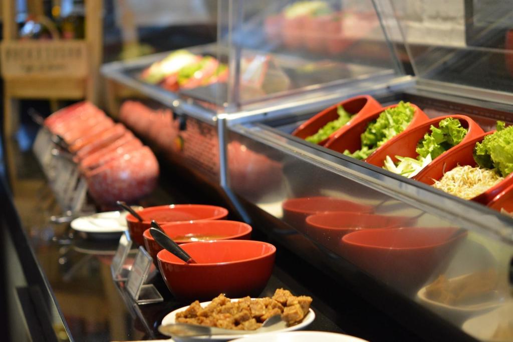 Luminor Hotel Jemursari By Wh With The Best Breakfast In Town And Located Near Surabaya Industrial Estate Rungkut Sier Εξωτερικό φωτογραφία